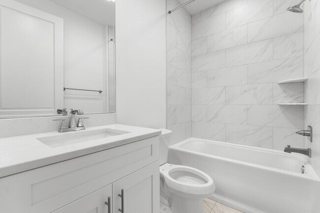 Building Photo - 117 Roundwood Dr