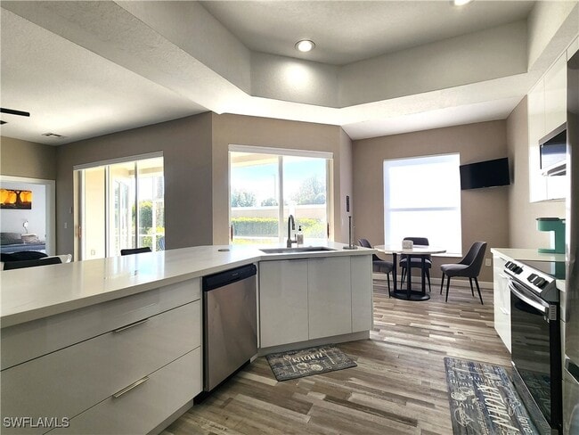 Building Photo - 9270 Belleza Way