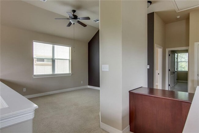 Building Photo - 15400 Interlachen Dr