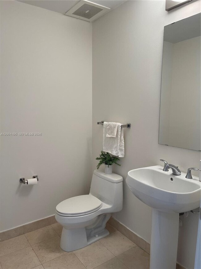 Building Photo - 1050 Brickell Ave