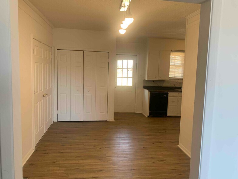 Building Photo - 3519 Evangeline Dr