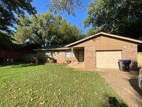 Building Photo - 706 N 5th St