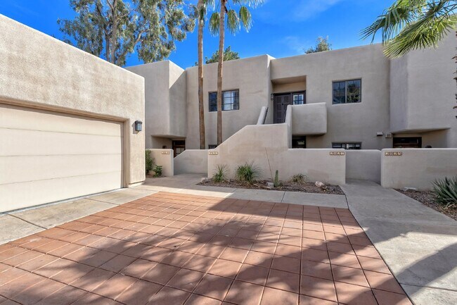 Building Photo - Arizona Biltmore Links Golf Course Condo now available!