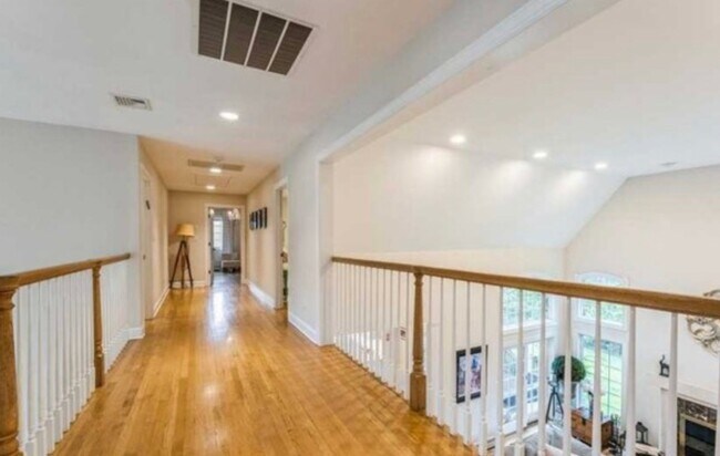 Building Photo - 9 Blackledge Court, Closter, NJ 07624 - 5 ...