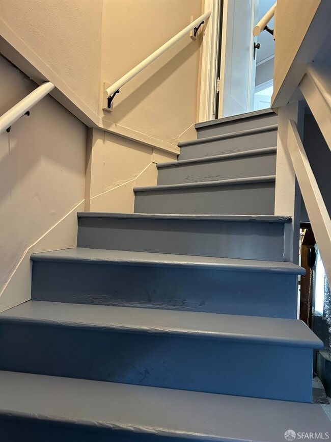 Building Photo - 242 Bright St