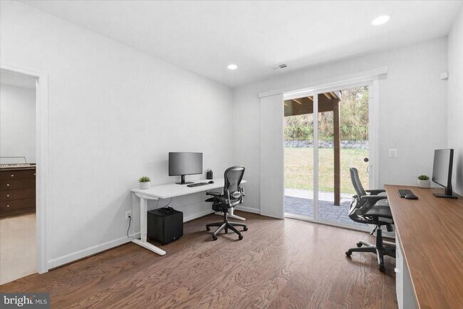 Building Photo - 4537 Plateau Dr