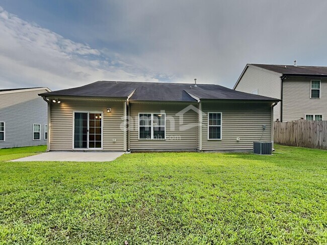 Building Photo - 118 Still Water Cir