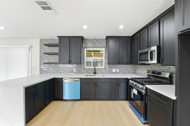 Building Photo - 8931 Blankenship Dr