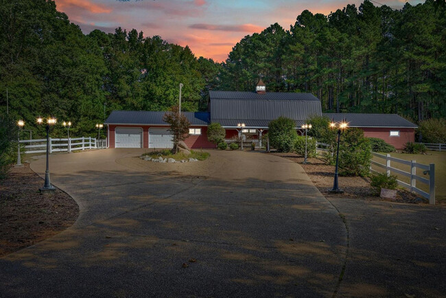 Building Photo - 1058 Pine Log Rd