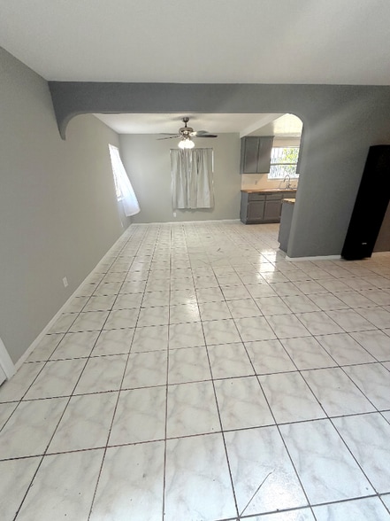 Building Photo - 1503 W Adams Blvd