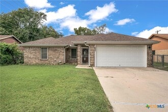 Building Photo - 2807 Bermuda Dr