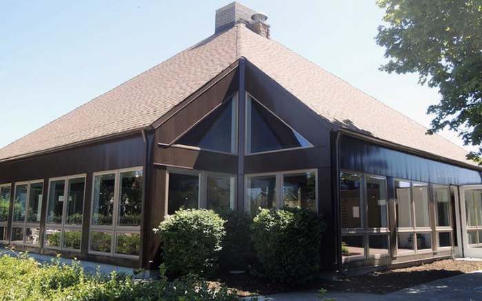 Building Photo - 1500 Robin Cir