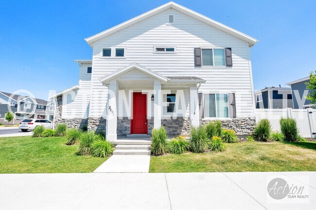Building Photo - Single Family Home in Syracuse!