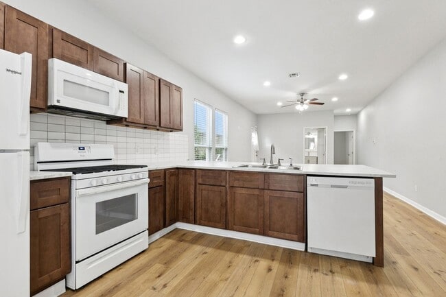 Building Photo - 3701 Derbigny St