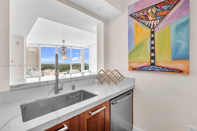 Building Photo - 333 Las Olas Way