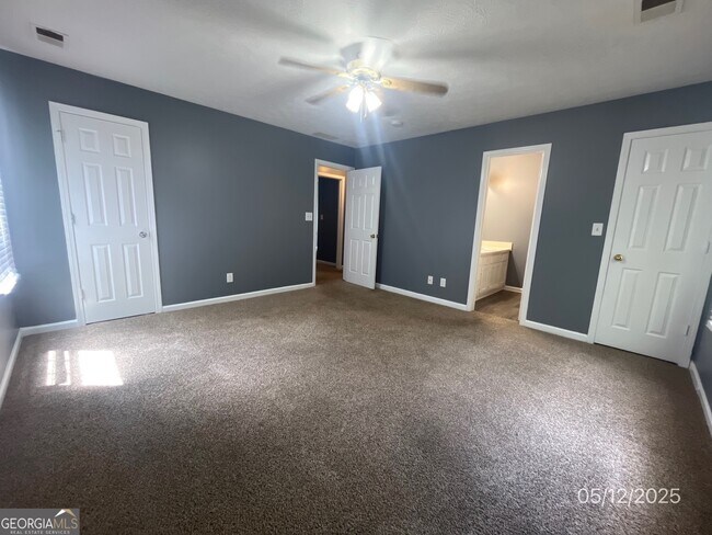 Building Photo - 6317 Amberly Rd