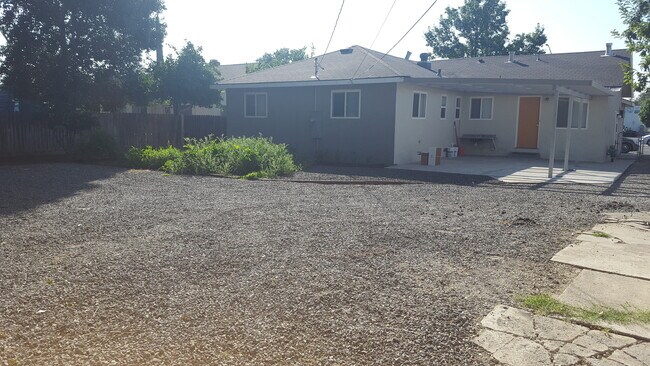 Building Photo - COMING SOON!!! Updated home with easy freeway access