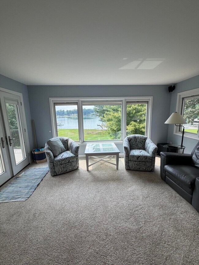 Building Photo - 250 Steves Scenic Dr