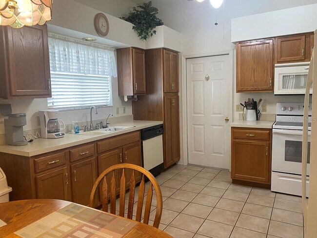 Building Photo - 1223 Granada Ct