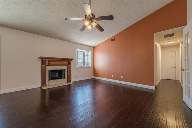 Building Photo - 2491 Redfield Dr