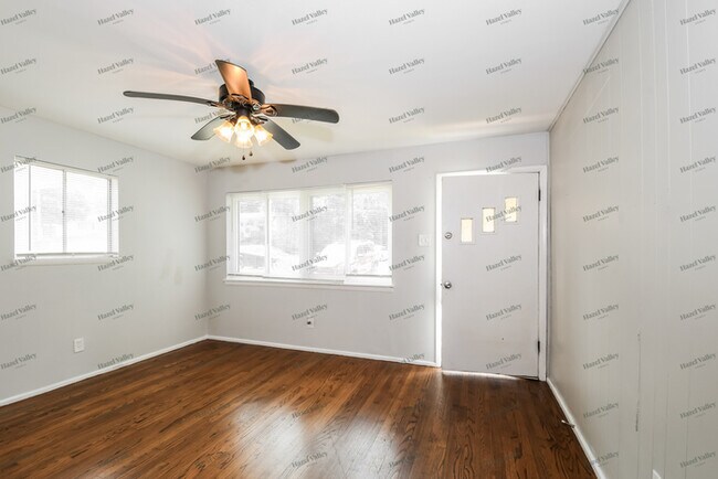 Building Photo - 154 Elbring Dr