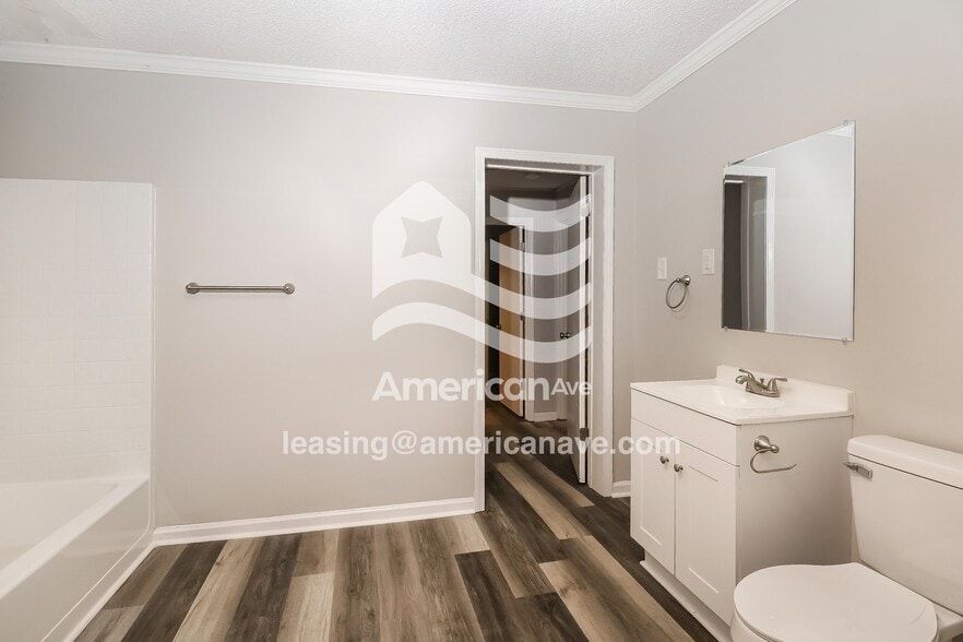 Building Photo - 306 Sycamore St