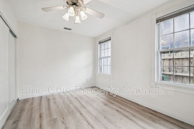 Building Photo - 43 Aegean Ave