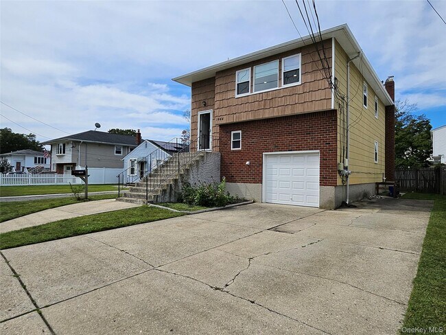 Building Photo - 1444 Park Ave