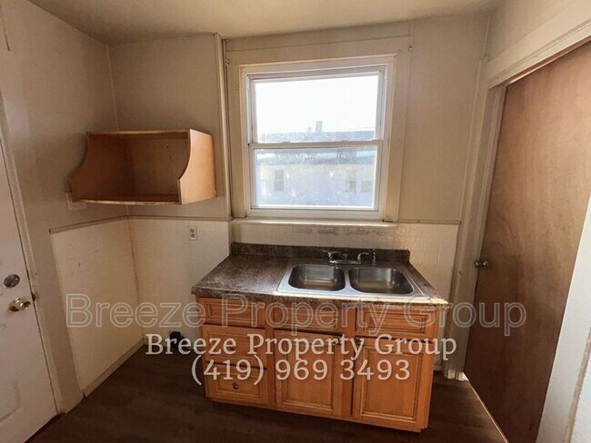 Building Photo - 1537 Remington St