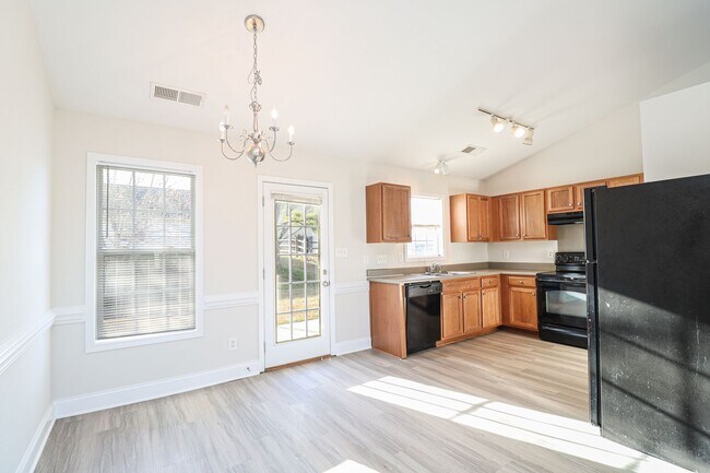 Building Photo - (Coming Soon) Charming 3 Bedroom Ranch in ...