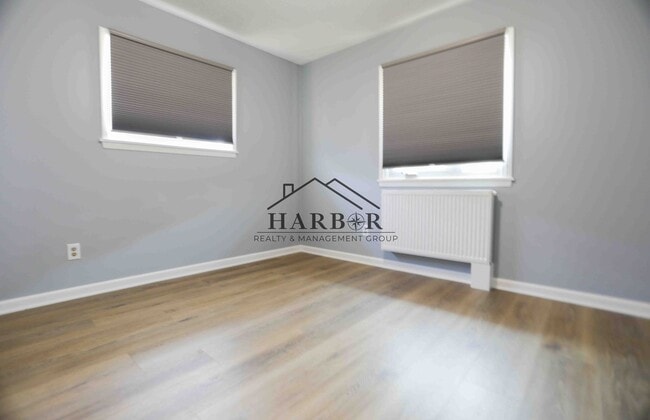 Building Photo - Newly Renovated 2 bedroom in SW Rochester!