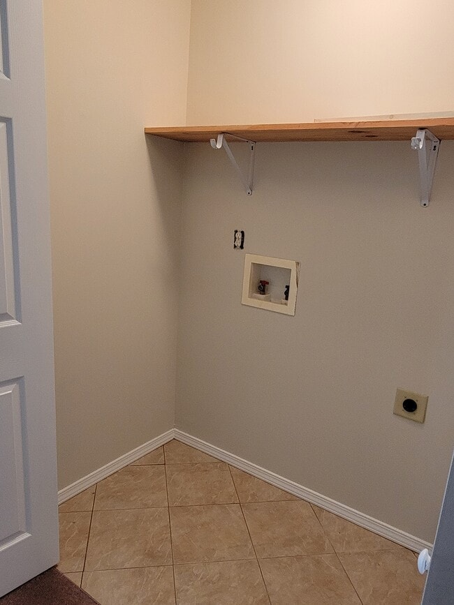 Building Photo - 458 Austin St