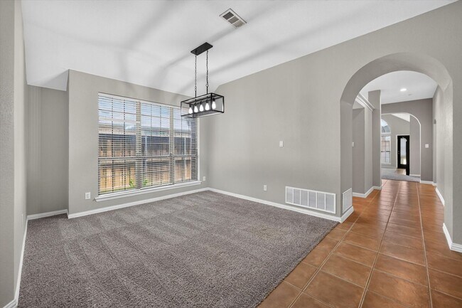 Building Photo - 2416 Greenbrook Dr