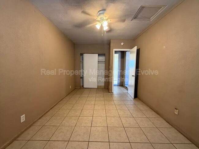 Building Photo - 3419 W Marshall Ave