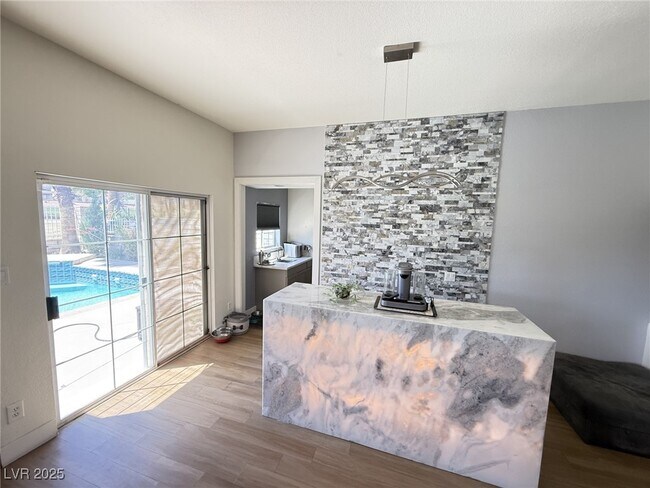 Building Photo - 2433 Antler Point Dr
