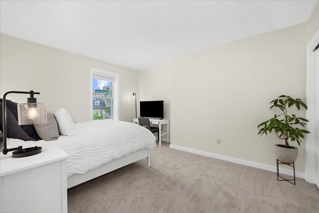 Building Photo - 656 Washington Blvd