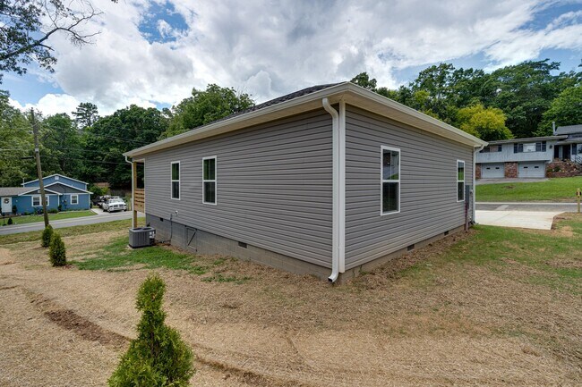 Building Photo - New Construction 3 bed, 2 bath house for rent