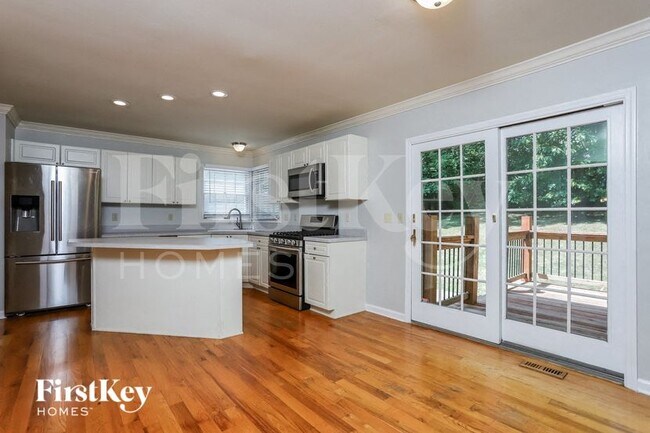 Building Photo - 16030 Surfview Ct