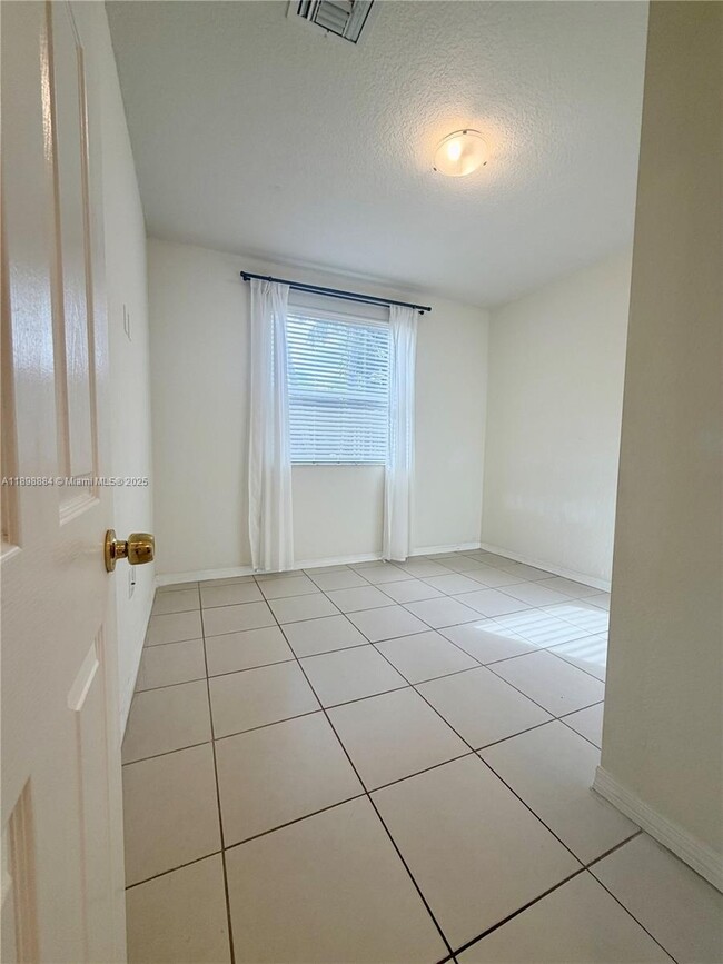 Building Photo - 3972 SW 149th Pl