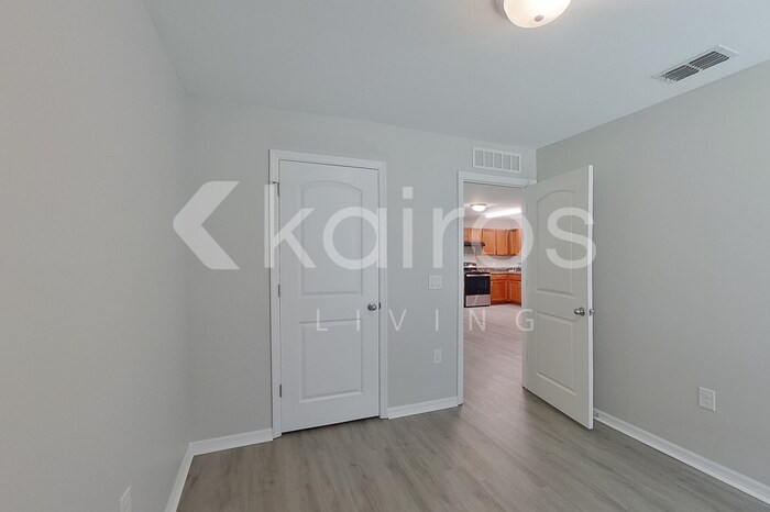 Building Photo - 3214 65th St W