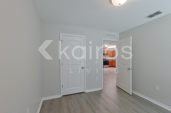 Building Photo - 3214 65th St W