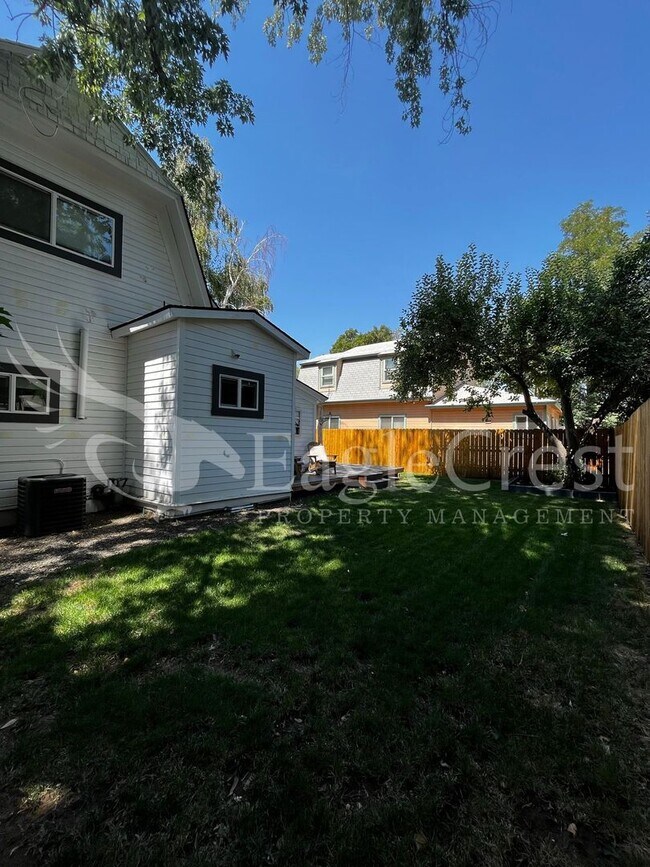 Building Photo - A Timeless & Elegant 2 Bedroom 1 Bathroom Single Family Home