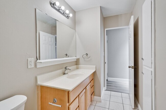 Building Photo - FOR RENT – Beautifully Updated 4 Bed / 3 Bath Home in Prime Santa Clara Location (NVIDIA)