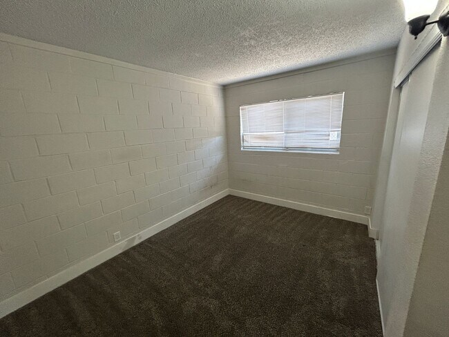 Building Photo - Single story home recently remodeled and centrally located.