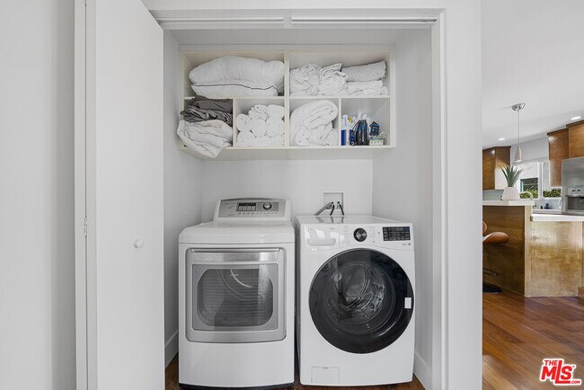 Building Photo - 1610 S Hayworth Ave