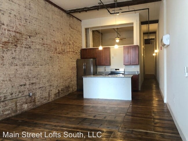 Building Photo - 2 br, 1 bath  - 108 6th St. 108 W. 6th 2E