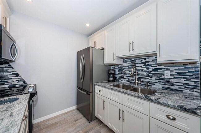 Building Photo - 9715 Harrell Ave