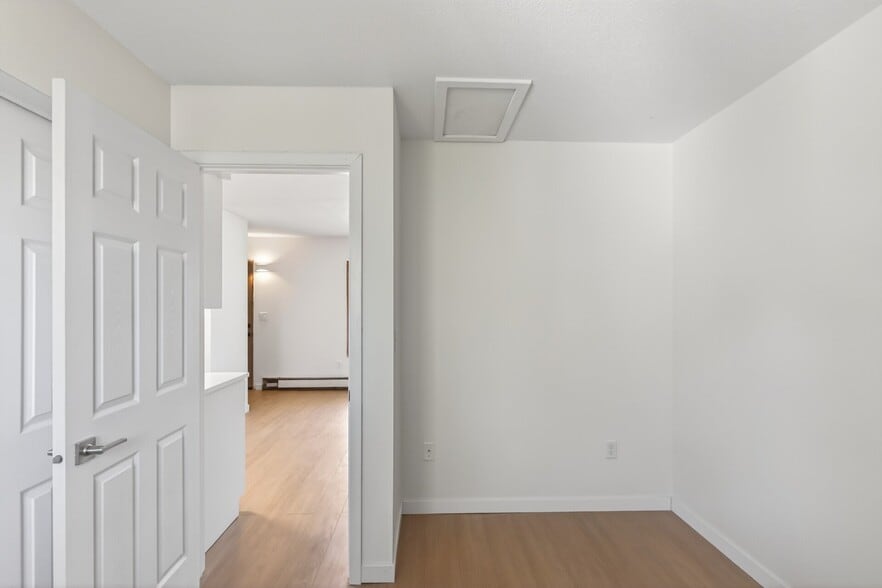 Building Photo - 1975 Central Ave