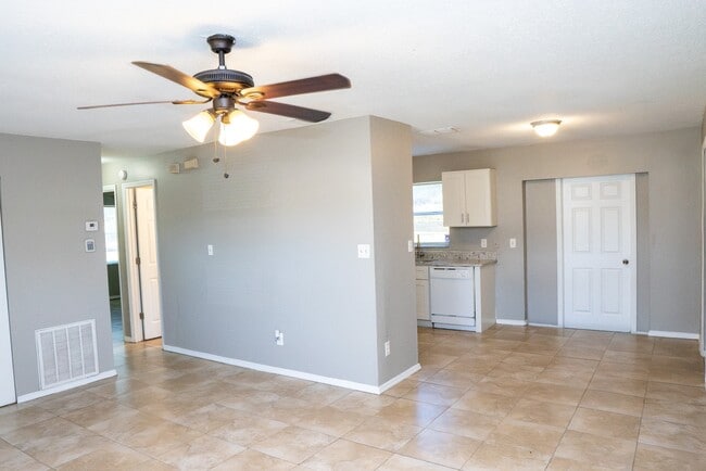 Building Photo - 1483 Elderton Dr