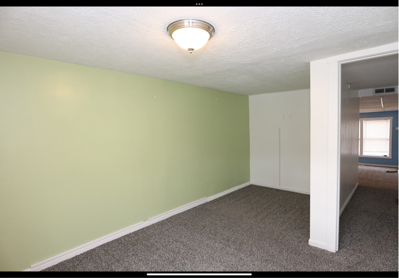 Building Photo - 2861 S Roena St